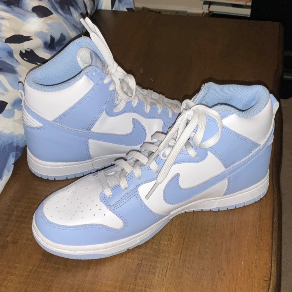 Women's Light Blue and White Nike Dunks Sz. 9.5